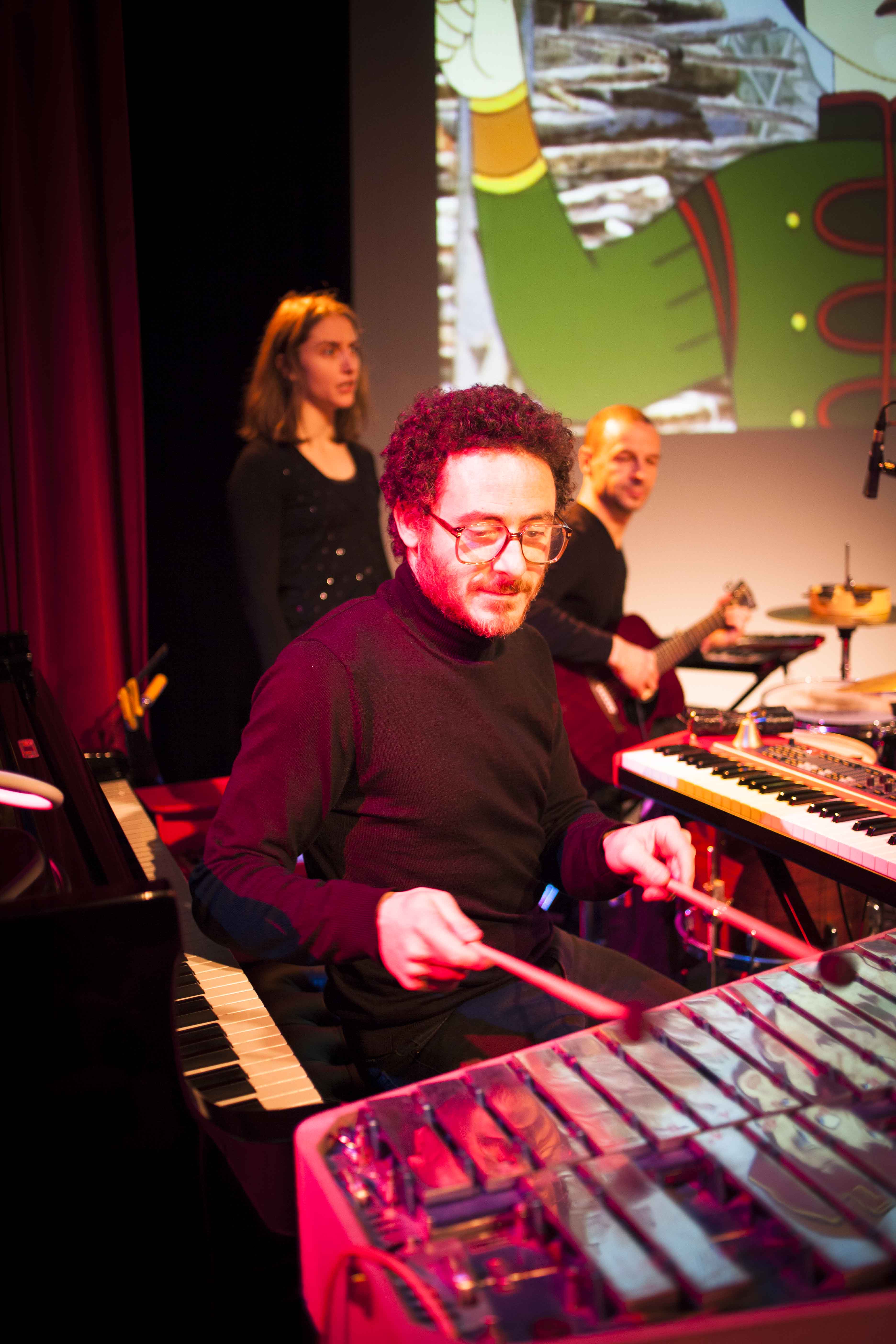 spectacles - blank - Spectacles